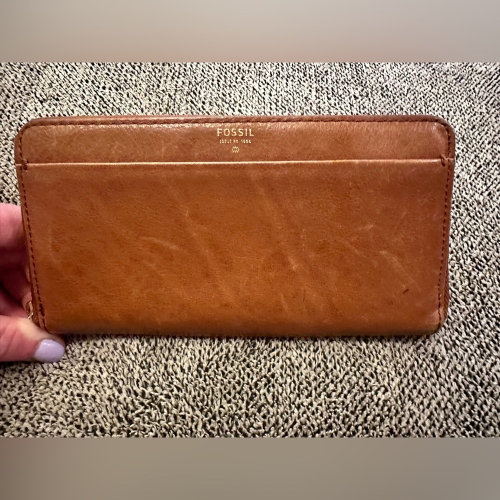 Fossil Tan Leather Zip Wallet